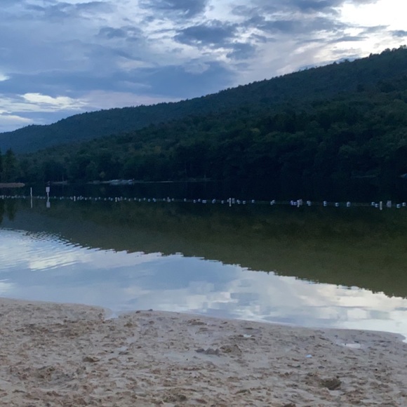 Meet your Posher, Lindsey - Picture 1 of 1